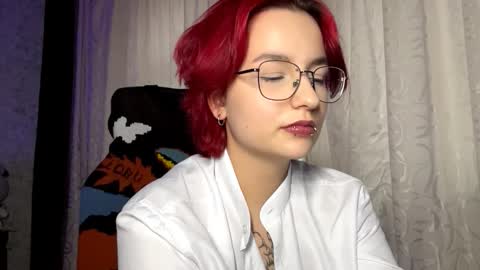 Snapshot of orahisle chatting on 10/18/25, 01:34 Thea online show from 10/18/25, 01:34