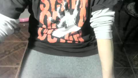 Snapshot of ore_cam chatting on 06/13/26, 04:21 Ore online show from 06/13/26, 04:21