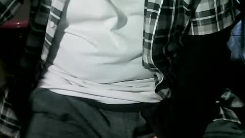 Snapshot of ore_cam chatting on 06/14/26, 05:04 Ore online show from 06/14/26, 05:04