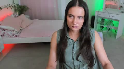 Snapshot of orfeya_one chatting on 06/22/26, 11:29 Orfeya online show from 06/22/26, 11:29