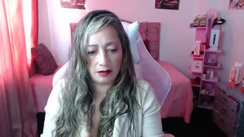 Snapshot of oriana_100 chatting on 02/17/25, 07:10 oriana_100 online show from 02/17/25, 07:10