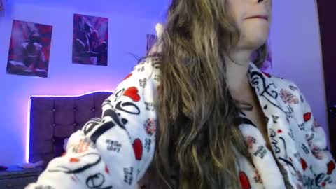 Snapshot of oriana_100 chatting on 02/28/25, 03:26 oriana_100 online show from 02/28/25, 03:26