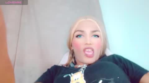 Snapshot of oriana_braom chatting on 02/26/25, 11:04 Oriana braom online show from 02/26/25, 11:04