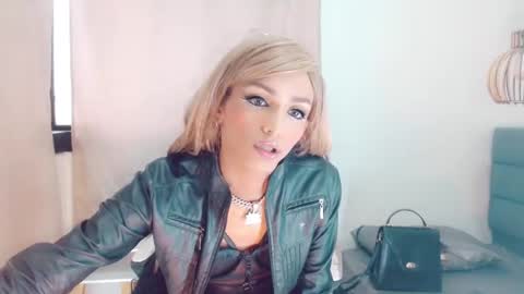 Snapshot of oriana_braom chatting on 03/04/25, 09:22 Oriana braom online show from 03/04/25, 09:22