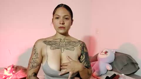 Snapshot of oriana_savatil chatting on 03/26/26, 05:18 oriana savatil online show from 03/26/26, 05:18