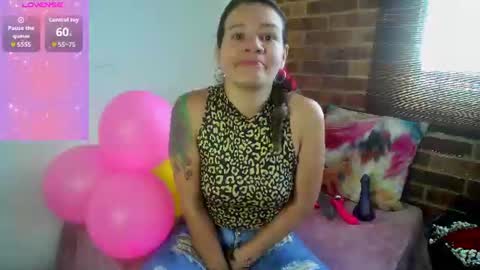 Snapshot of oriana_thomson2 chatting on 06/23/26, 01:09 Oriana online show from 06/23/26, 01:09