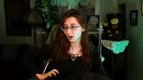 Orianna -  Hi Im into geek culture cosplay crafting LARP games. Shall we play DnD online show from 01/05/25, 12:10