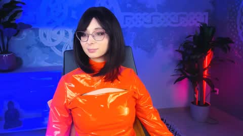 Orianna -  Hi Im into geek culture cosplay crafting LARP games. Shall we play DnD online show from 02/02/25, 07:14