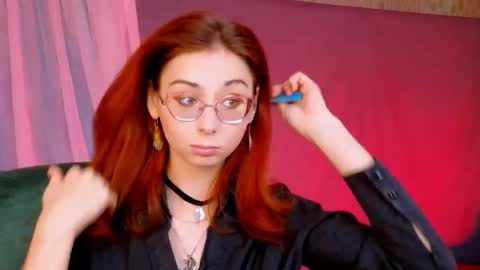 Orianna -  Hi Im into geek culture cosplay crafting LARP games. Shall we play DnD online show from 09/23/25, 01:36