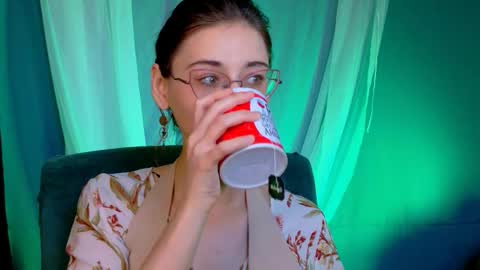 Orianna -  Hi Im into geek culture cosplay crafting LARP games. Shall we play DnD online show from 10/10/25, 01:21