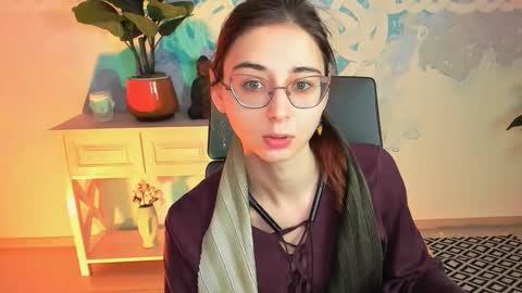 Orianna -  Hi Im into geek culture cosplay crafting LARP games. Shall we play DnD online show from 10/17/25, 09:12