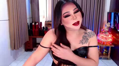 Snapshot of orientalcharmts chatting on 12/21/24, 03:42 ALENA online show from 12/21/24, 03:42