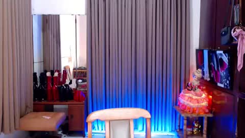 Snapshot of orientalcharmts chatting on 12/31/24, 10:01 ALENA online show from 12/31/24, 10:01