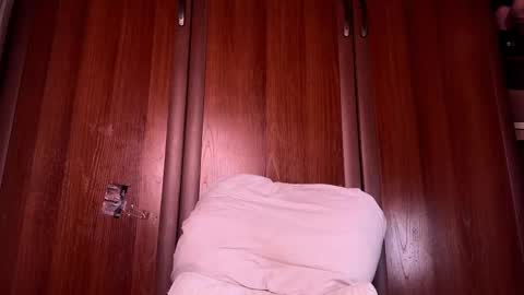 Snapshot of origamicat chatting on 10/16/25, 04:08 origamicat online show from 10/16/25, 04:08