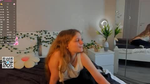 Snapshot of orivienne chatting on 05/15/26, 03:52 Dolores online show from 05/15/26, 03:52
