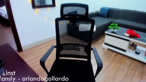 Snapshot of orlando__bloom chatting on 01/20/25, 11:45 Fansly and Instagram -  online show from 01/20/25, 11:45