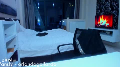 Snapshot of orlando__bloom chatting on 01/26/25, 01:25 Fansly and Instagram -  online show from 01/26/25, 01:25