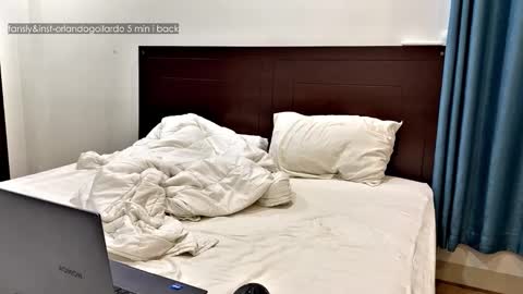 Snapshot of orlando__bloom chatting on 10/13/25, 10:26 Fansly and Instagram -  online show from 10/13/25, 10:26