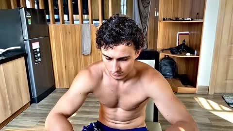 Snapshot of orlando__bloom chatting on 03/20/26, 08:30 Fansly and Instagram - online show from 03/20/26, 08:30