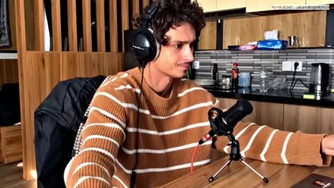 Snapshot of orlando__bloom chatting on 04/09/26, 09:15 Fansly and Instagram - online show from 04/09/26, 09:15