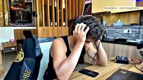 Snapshot of orlando__bloom chatting on 04/22/26, 11:39 Fansly and Instagram - online show from 04/22/26, 11:39