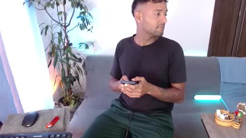 Snapshot of orlando_horny chatting on 10/08/25, 04:04 orlando_horny online show from 10/08/25, 04:04