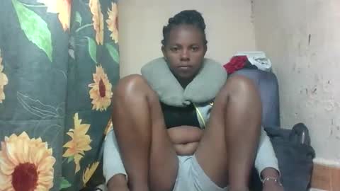 Snapshot of ornettee chatting on 10/08/25, 09:01 ornettee online show from 10/08/25, 09:01