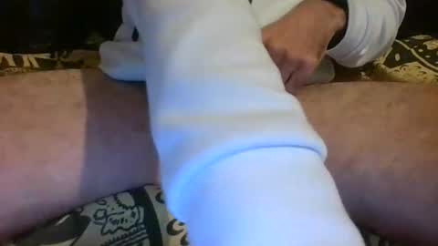 Snapshot of ornytologist chatting on 11/22/25, 03:11 ornytologist online show from 11/22/25, 03:11