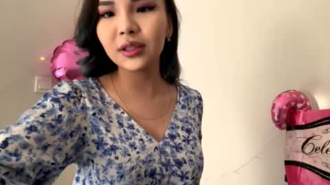 Angel online show from 10/11/25, 11:03