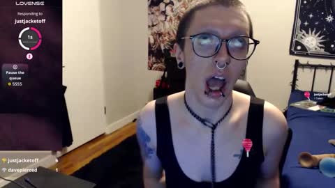 Snapshot of orphyx chatting on 10/23/25, 04:01 Entropy online show from 10/23/25, 04:01