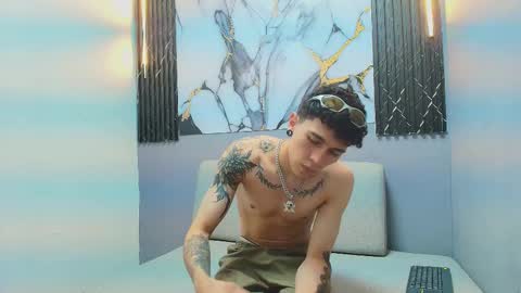 orus_241 online show from 10/20/25, 07:58