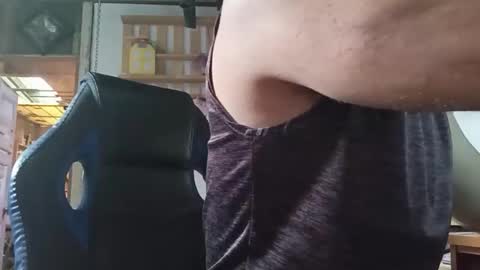 Snapshot of oscar978156 chatting on 06/07/26, 03:05 Osquitar online show from 06/07/26, 03:05