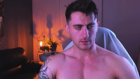 Snapshot of oscar_miller_ chatting on 10/04/25, 09:13 Oscar online show from 10/04/25, 09:13