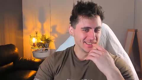 Snapshot of oscar_miller_ chatting on 10/17/25, 08:55 Oscar online show from 10/17/25, 08:55