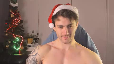 Snapshot of oscar_miller_ chatting on 12/20/25, 09:00 Oscar online show from 12/20/25, 09:00