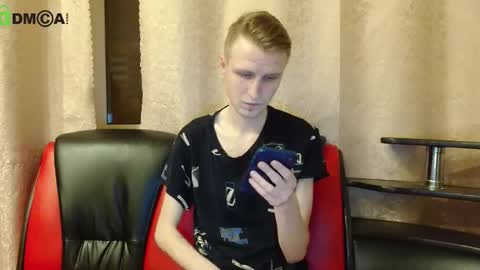 Snapshot of oscar_wildy chatting on 03/22/26, 11:30 Oscar online show from 03/22/26, 11:30