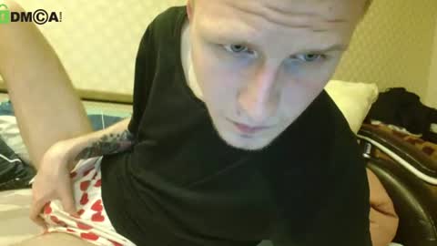 Snapshot of oscar_wildy chatting on 06/15/26, 12:24 Oscar online show from 06/15/26, 12:24
