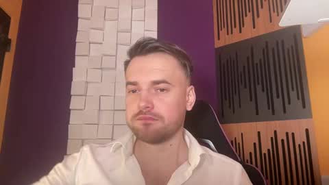 Snapshot of oscarsavage chatting on 02/06/25, 06:24 Oscar Steel Savage online show from 02/06/25, 06:24