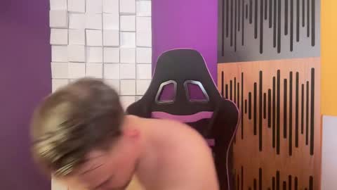 Snapshot of oscarsavage chatting on 02/09/25, 11:04 Oscar Steel Savage online show from 02/09/25, 11:04