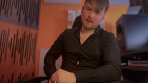 Snapshot of oscarsavage chatting on 02/19/25, 05:49 Oscar Steel Savage online show from 02/19/25, 05:49