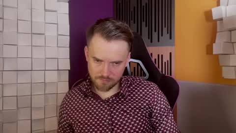 Snapshot of oscarsavage chatting on 02/20/25, 09:42 Oscar Steel Savage online show from 02/20/25, 09:42