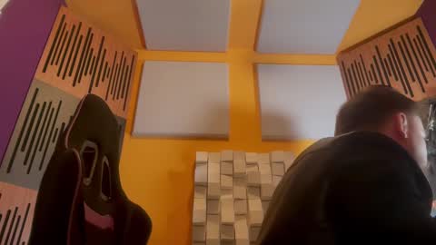 Snapshot of oscarsavage chatting on 02/28/25, 07:25 Oscar Steel Savage online show from 02/28/25, 07:25