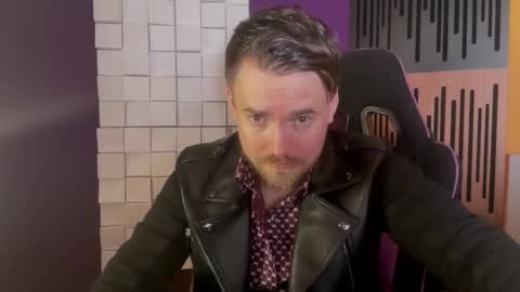 Snapshot of oscarsavage chatting on 03/01/25, 01:32 Oscar Steel Savage online show from 03/01/25, 01:32