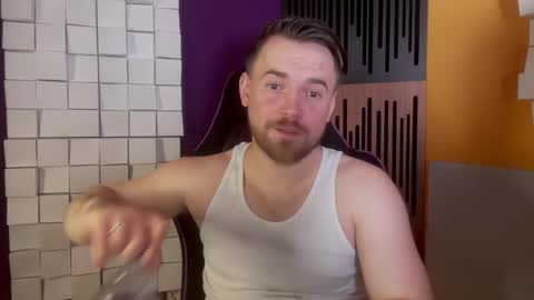 Snapshot of oscarsavage chatting on 03/02/25, 02:30 Oscar Steel Savage online show from 03/02/25, 02:30