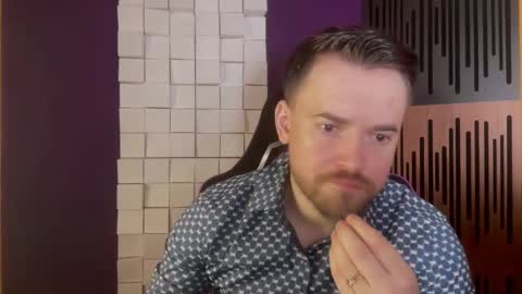 Snapshot of oscarsavage chatting on 03/02/25, 07:34 Oscar Steel Savage online show from 03/02/25, 07:34