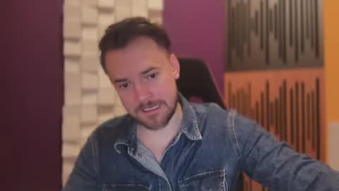 Snapshot of oscarsavage chatting on 03/03/25, 08:21 Oscar Steel Savage online show from 03/03/25, 08:21