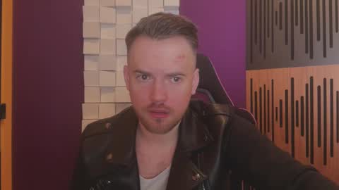 Snapshot of oscarsavage chatting on 03/09/25, 09:36 Oscar Steel Savage online show from 03/09/25, 09:36