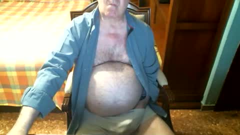 Snapshot of oscarw chatting on 10/05/25, 04:27 Oscar online show from 10/05/25, 04:27