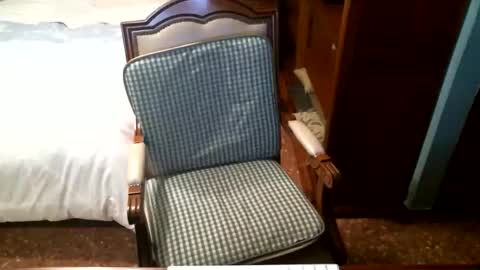 Snapshot of oscarw chatting on 12/16/25, 04:23 Oscar online show from 12/16/25, 04:23