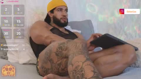 Snapshot of osher_cox chatting on 03/08/26, 01:14 osher_cox online show from 03/08/26, 01:14